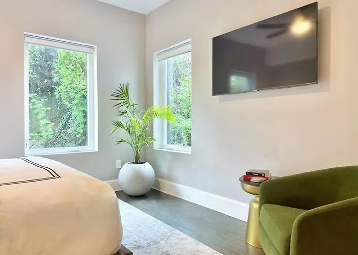 The Josephine By Luxe Pgh Villa